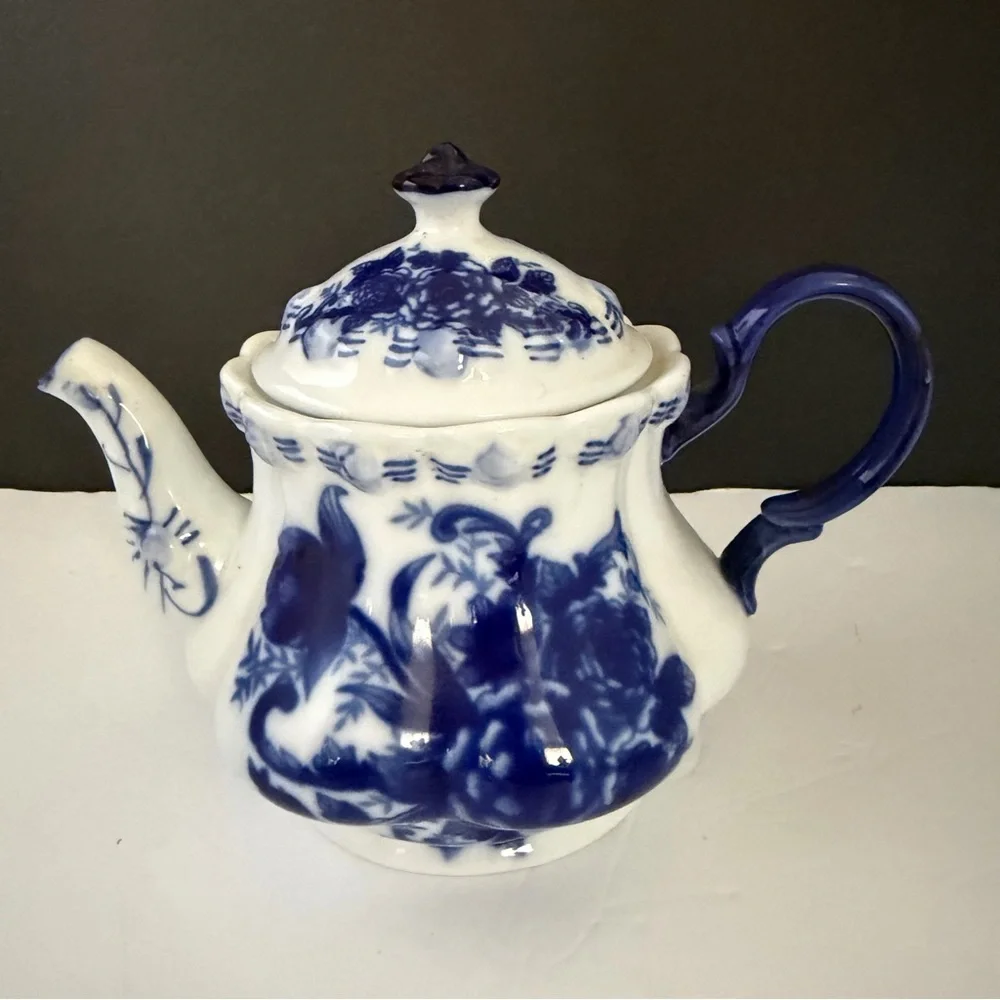 Blue & White Floral Ceramic Teapot - Picture 15 of 16